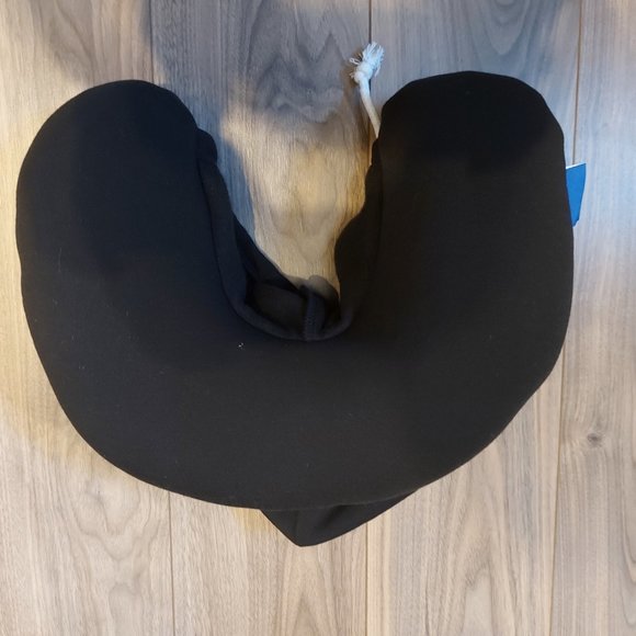 Final Price 🔥Snuggie Travel Pillow with Hood - Picture 3 of 4